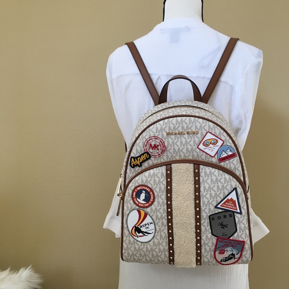 Last one ✨Michael Kors medium abbey aspen backpack - Picture 5 of 8